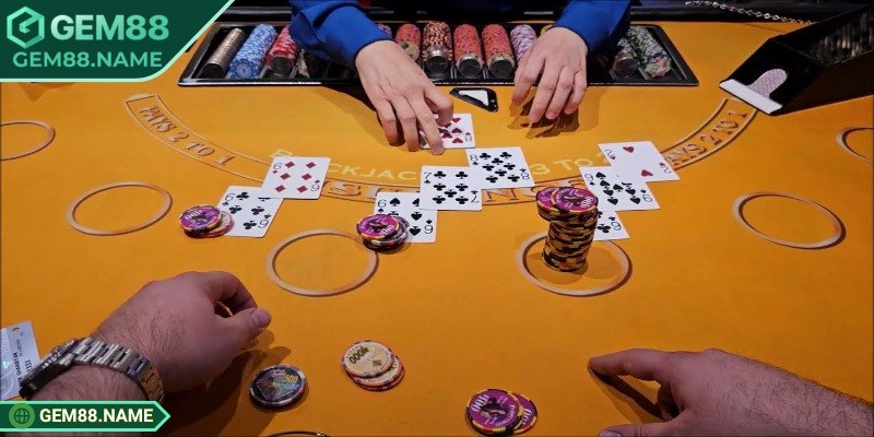 Phỏm Gem88 - Tựa Game Bài Trí Tuệ Dễ Chơi, Dễ Thắng 1 Khái quát sơ lược về game phỏm Gem88